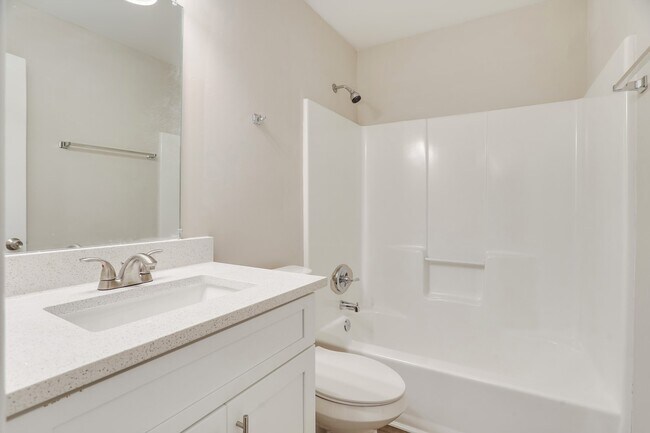 Building Photo - 2643 Laurel View Dr