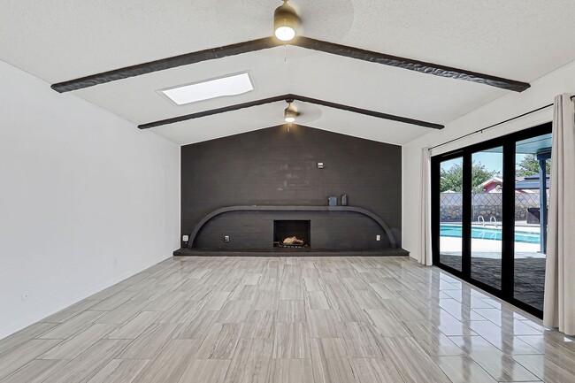 Building Photo - beautiful swimming pool and backyard oasis! fully remodeled home new appliances !