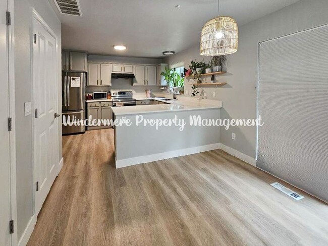 Building Photo - Commuter's Dream in Manchester!