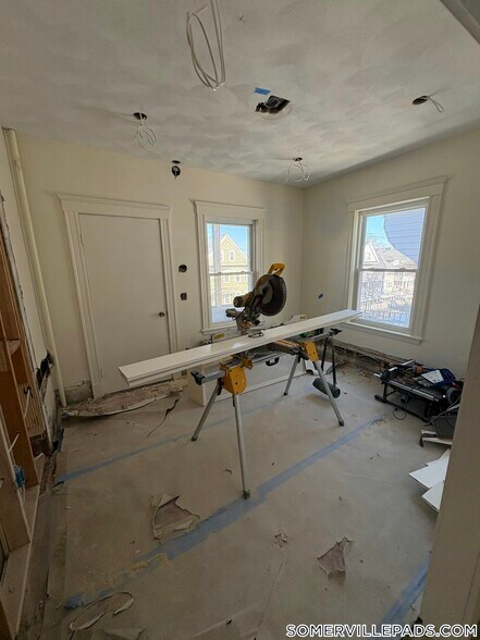 Building Photo - 25 Warner St