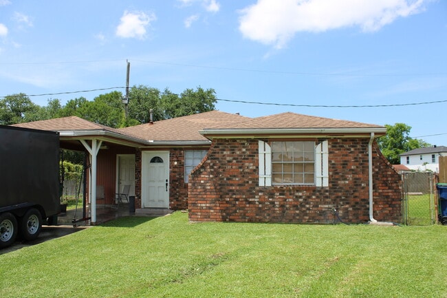 Building Photo - 9 Gerard Ct