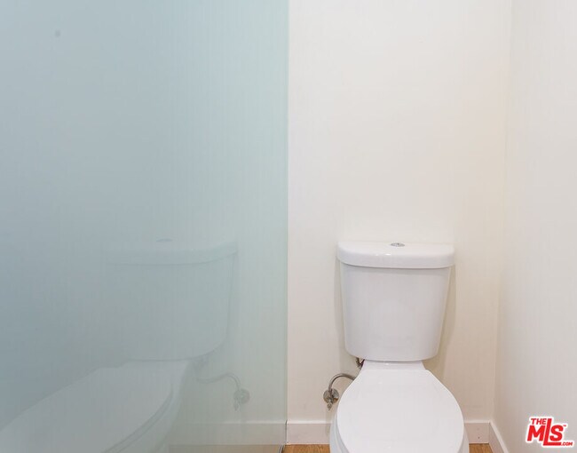 Building Photo - 5400 W 82nd St