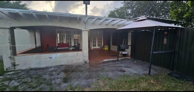 Building Photo - 1601 SW 83rd Ave