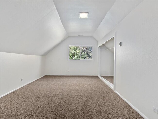 Building Photo - 815 S 700 E