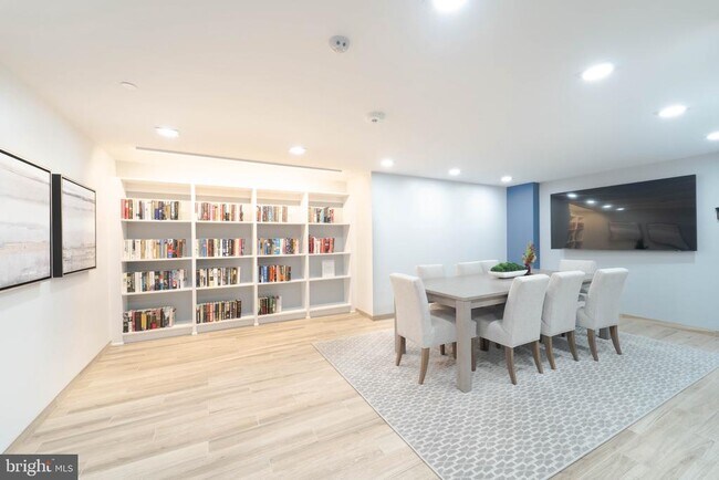 Building Photo - 1808 Old Meadow Rd