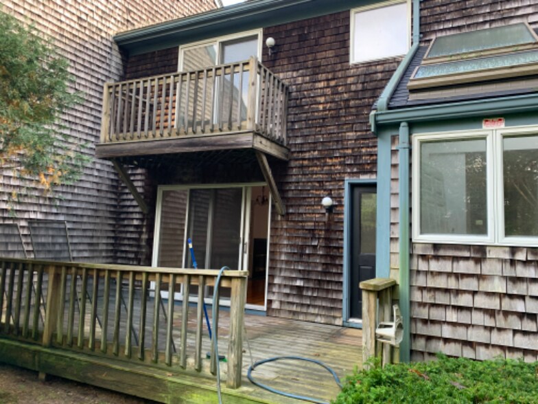 Building Photo - 345 Camp St