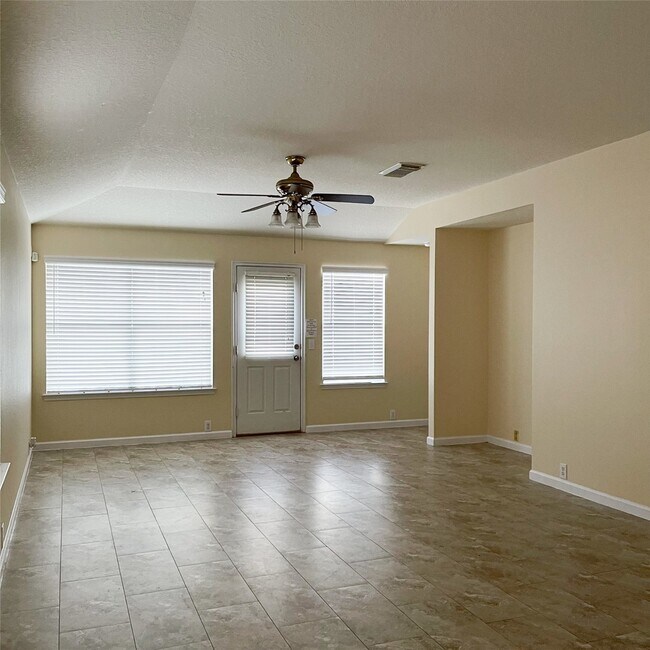 Building Photo - 14927 Sugar Sweet Dr