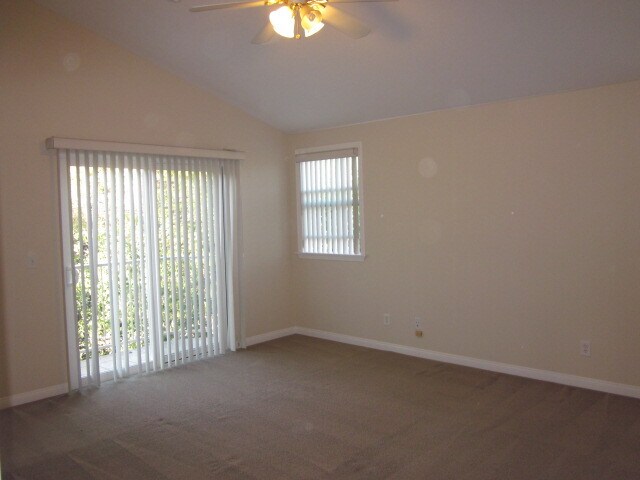 Building Photo - 2283 Waltonia Dr