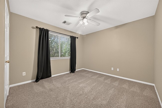 Building Photo - 2710 Five Oaks Dr