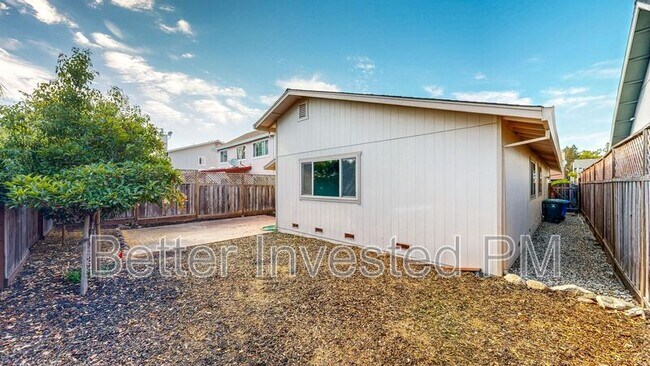 Building Photo - 1417 Gregory Ct