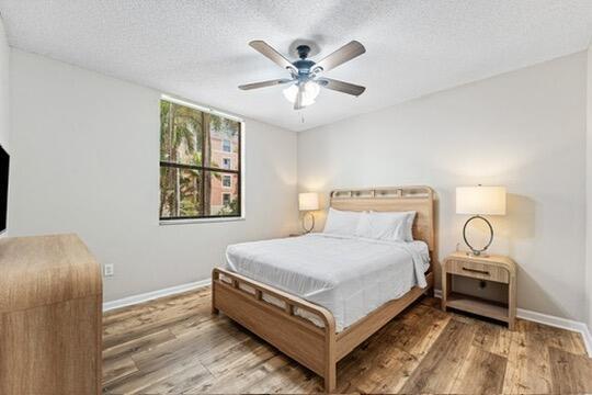 Building Photo - 720 S Sapodilla Ave