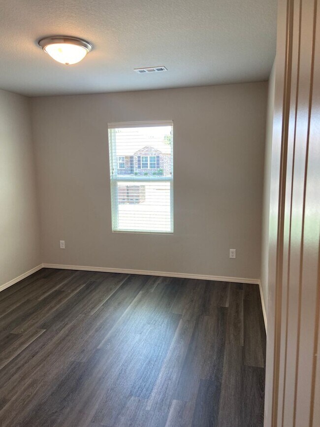 Building Photo - Three Bedroom | Two Bath Home in Conrad Court