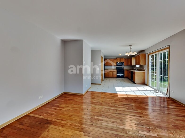 Building Photo - 2917 W Country Club Ave