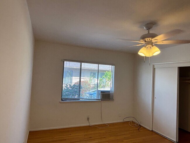 Building Photo - 215 S Baldwin Ave