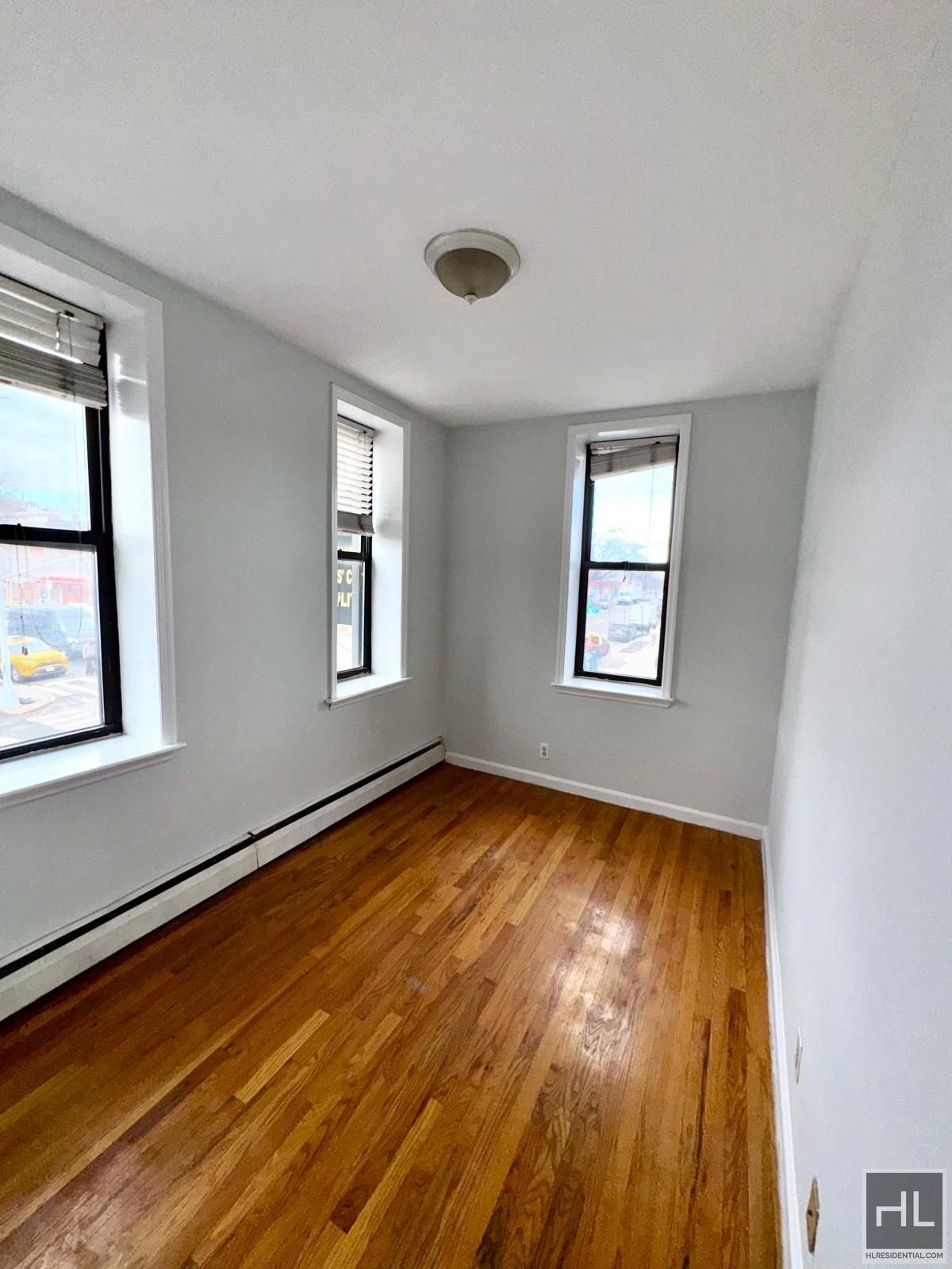 Building Photo - 36 AVENUE