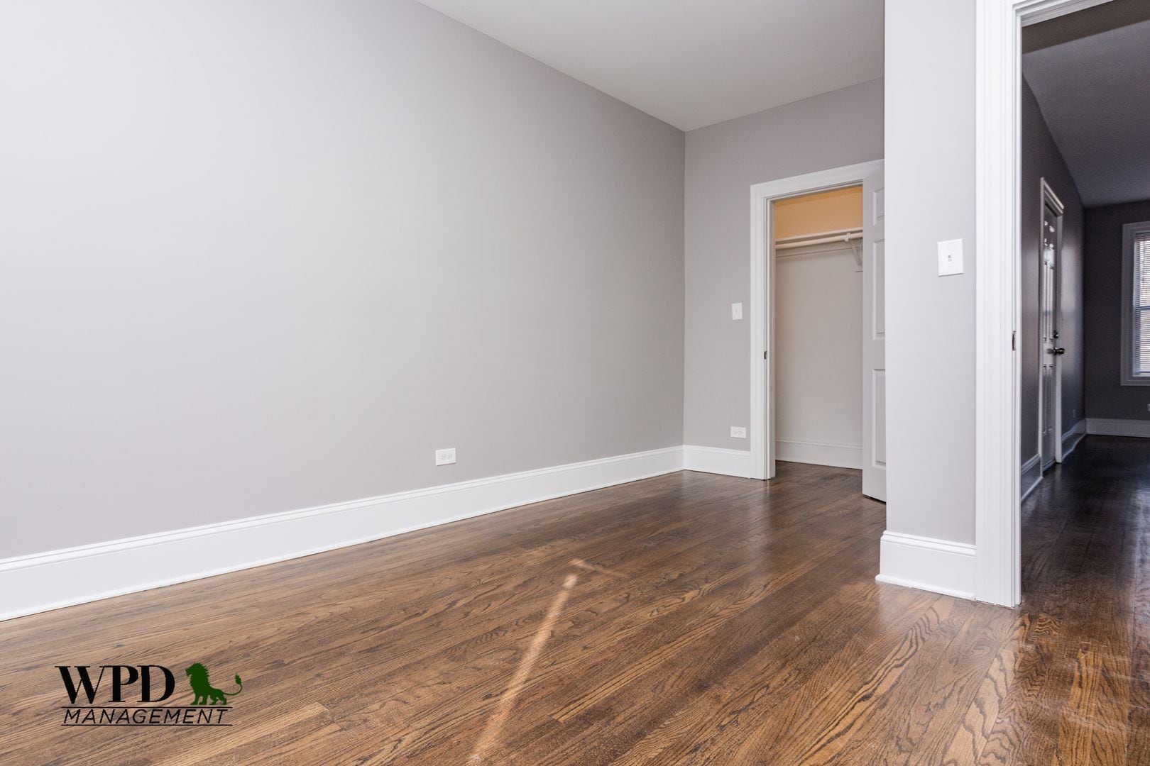 Building Photo - 943 W 78th St