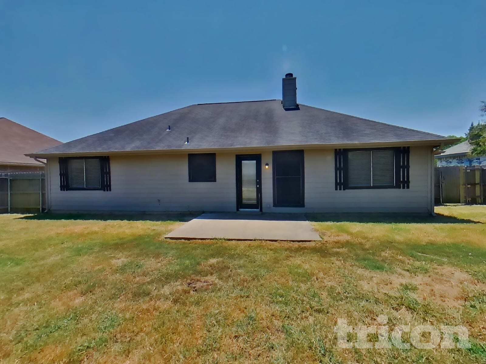 Building Photo - 409 Roan Ln