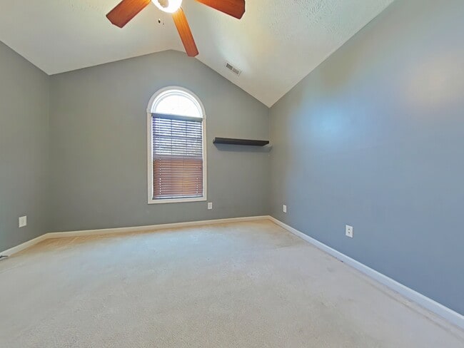 Building Photo - 5841 Blue Sky Ln