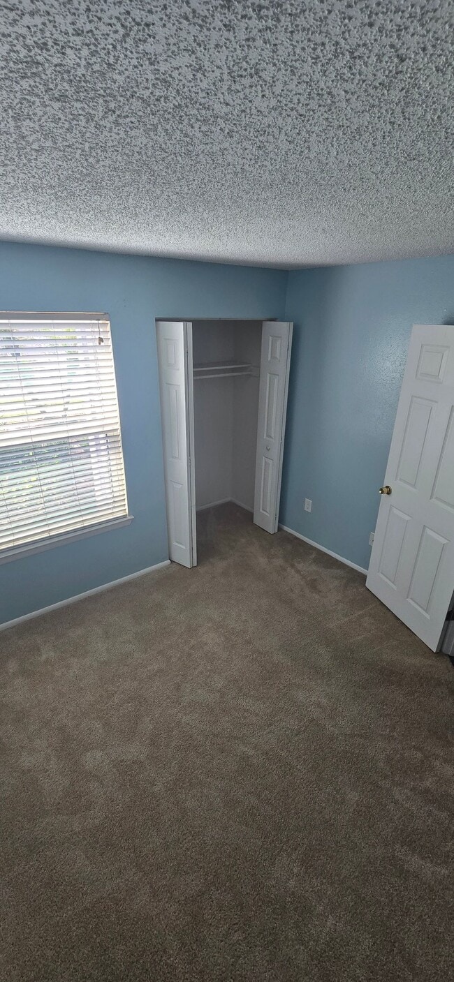 Building Photo - 3700 Idlebrook Cir