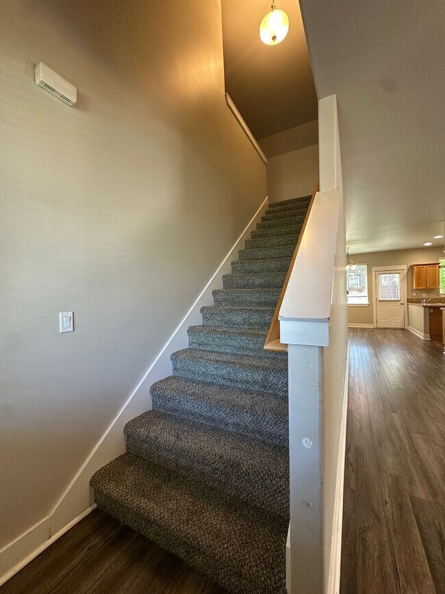 Building Photo - Beautiful home in SE Bend near Jewell Elementary!