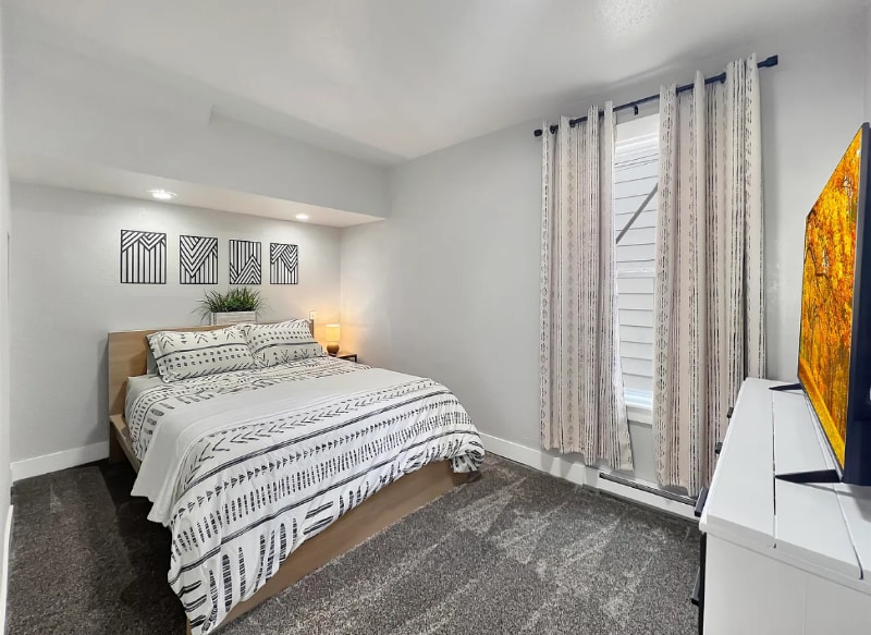 Building Photo - 1718 W Dean Ave