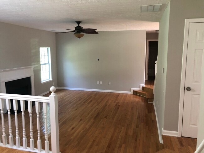 Family Room - 1414 Schley Plz