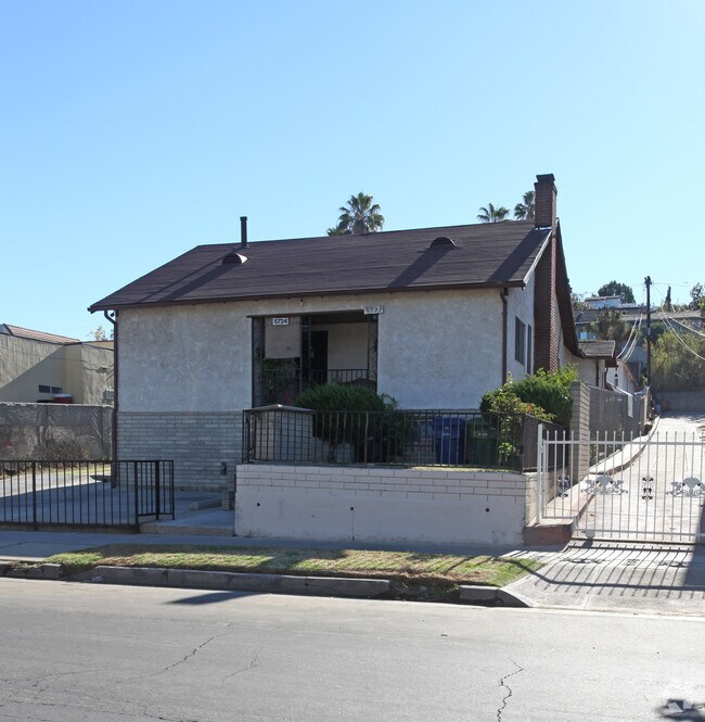 Building Photo - 5722-5724 Aldama St