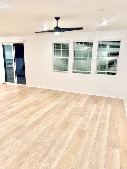 Building Photo - 30485 Village Terrace Dr