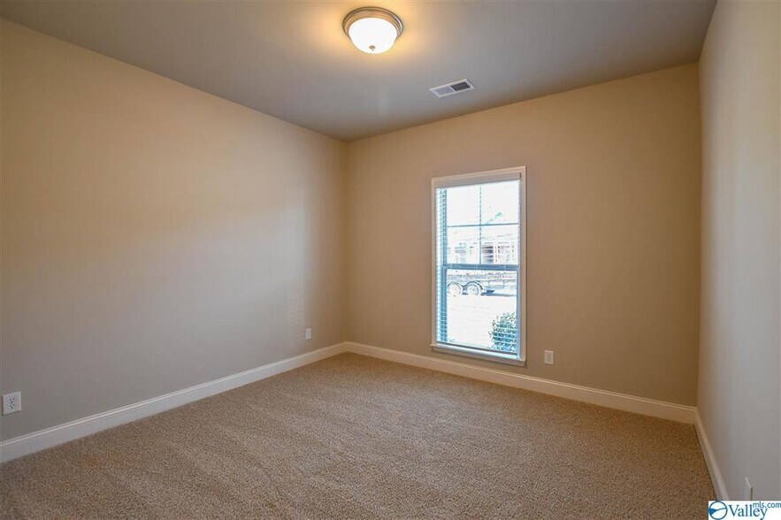 Building Photo - 107 Delilah Ln
