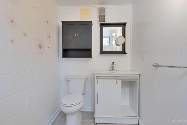 Building Photo - 5900 Donjoy Dr