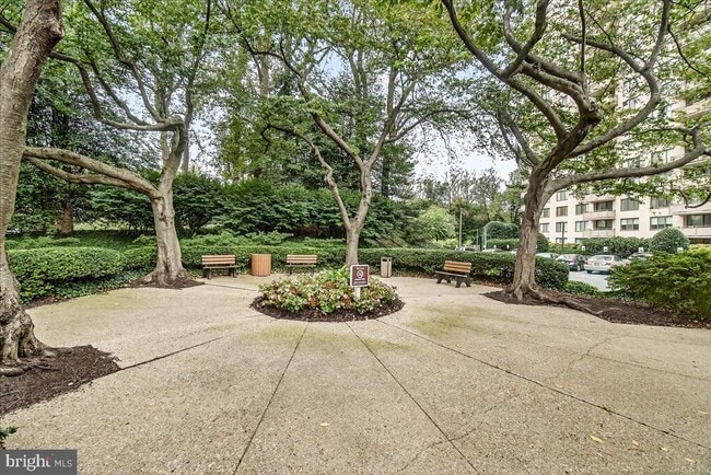 Building Photo - 5225 Pooks Hill Rd