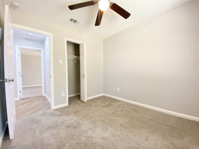 Building Photo - 4705 Quicksilver Blvd