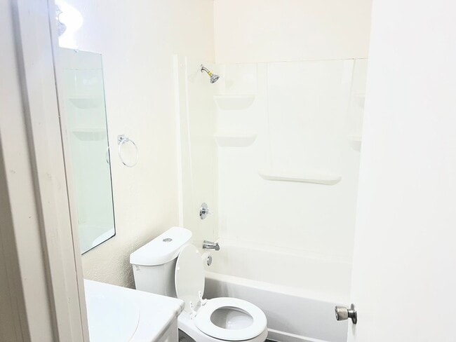 Building Photo - 4418 White Ln
