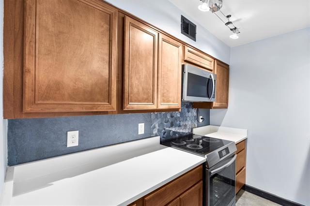 Building Photo - 3103 Wycliff Ave