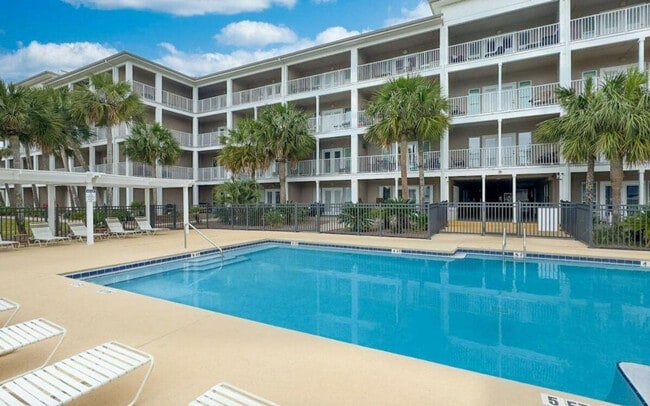 Building Photo - 572 E Beach Blvd