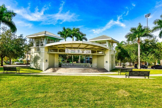 Building Photo - 224 Murcia Dr