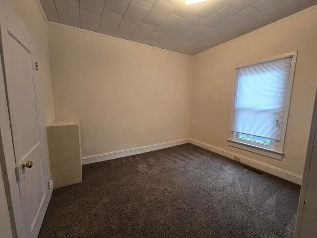 Building Photo - Charming 1920s Bungalow Steps from Downtown Mebane!