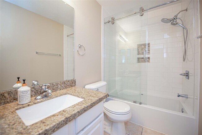 Building Photo - 143 W Burberry Cir