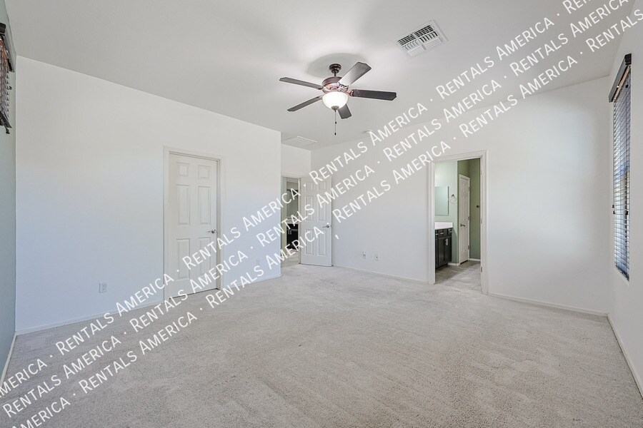 Building Photo - 15611 W Westview Dr