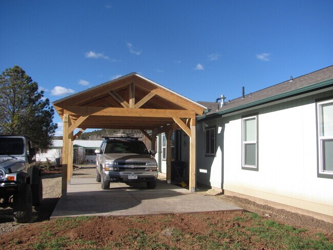 Building Photo - 125 E Menefee St