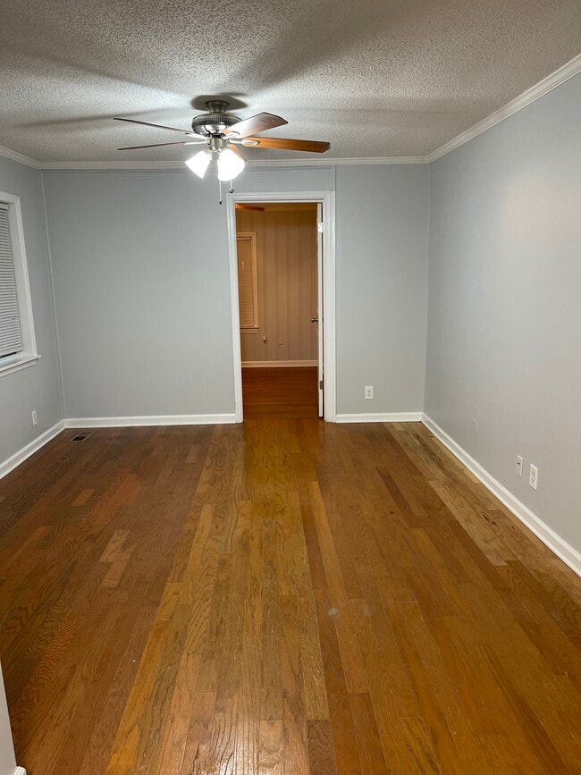 Building Photo - 273 Sims Dr