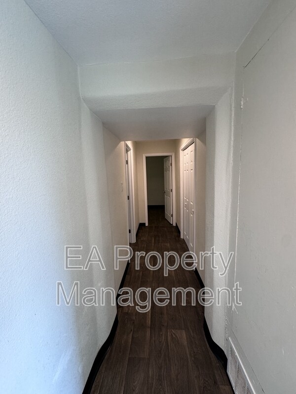 Building Photo - 419 Atrisco Dr SW