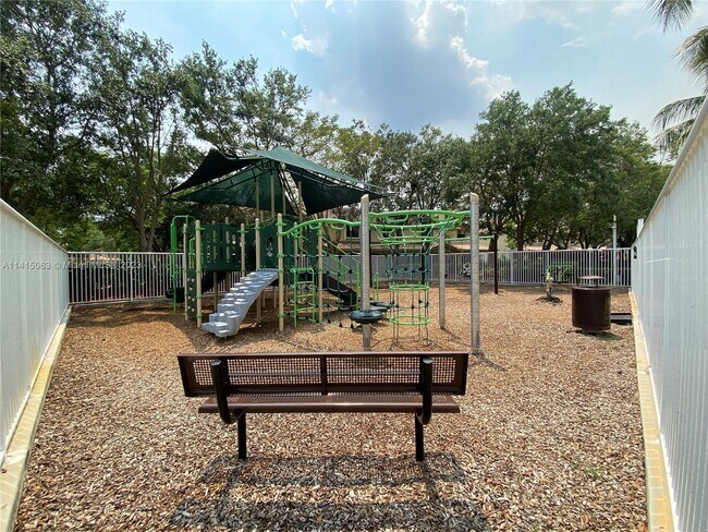 Building Photo - 4272 Vineyard Cir
