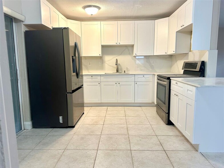 Building Photo - 7907 SW 3rd St