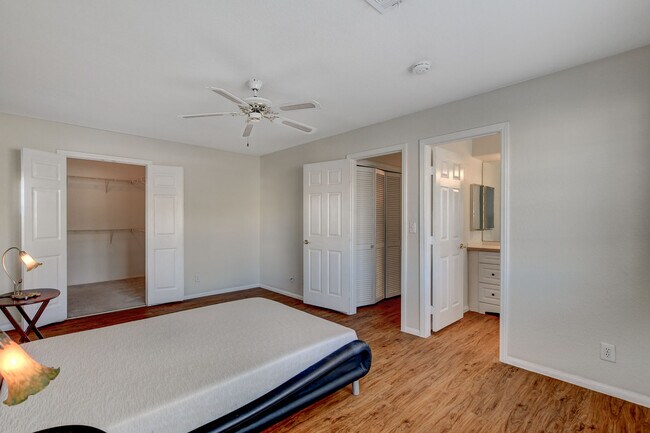 Building Photo - 6812 W Elm Creek Dr