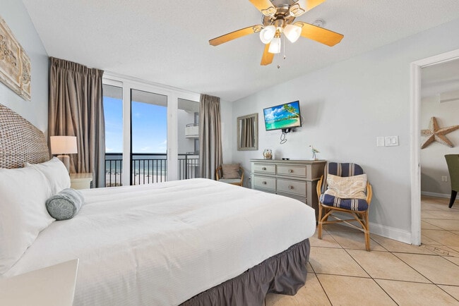 Building Photo - 833 Santa Rosa Blvd