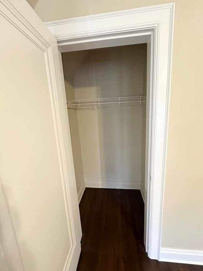 Building Photo - 1922 Baldridge Rd