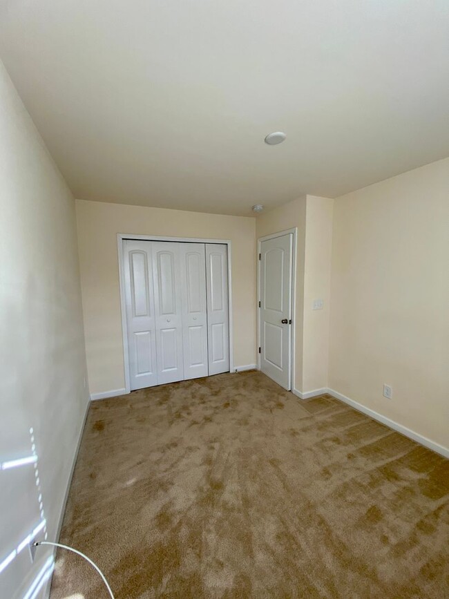 Building Photo - 3BR/2.5 BA Townhouse in McDowell Crossing