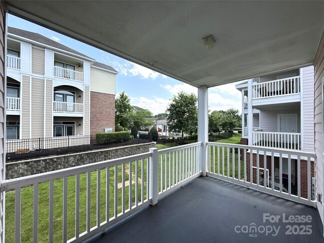 Building Photo - 9068 Meadow Vista Rd