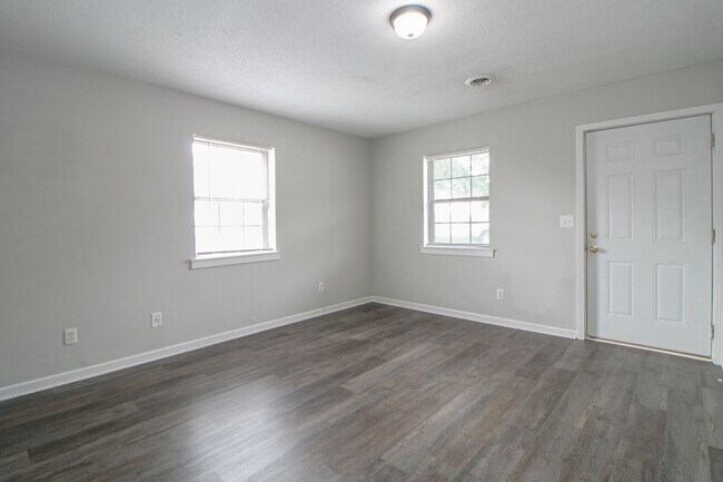 Building Photo - 404 -03 Thompsonville Lane